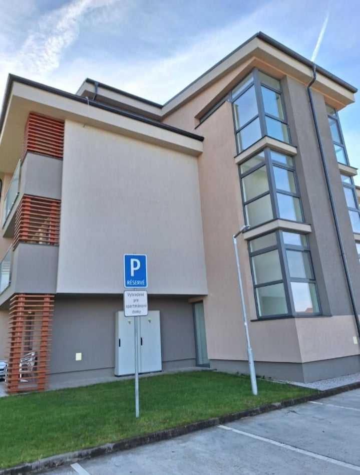 Diamond - Luxusny Apartman Marco Podhájska Exterior photo